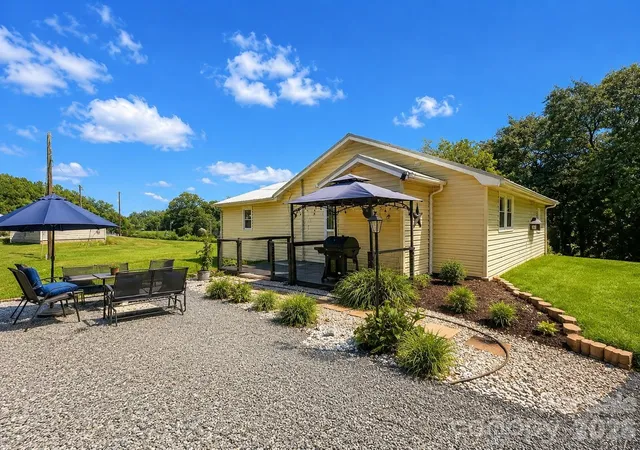 Photo 2 of Single family home for sale at 1843 Us Hwy 70 Hwy, Connelly Springs, NC 28612 | MLS# 4418867 | Listing updated on 2026-10-09