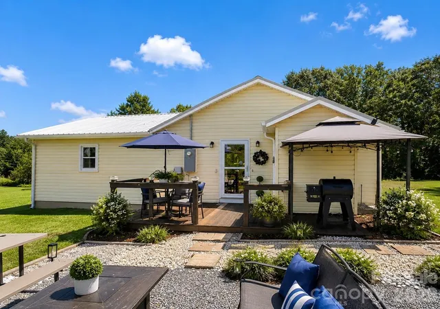 Photo 3 of Single family home for sale at 1843 Us Hwy 70 Hwy, Connelly Springs, NC 28612 | MLS# 4418867 | Listing updated on 2026-10-09