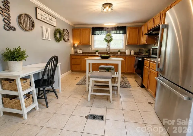 Photo 3 of Single family home for sale at 1843 Us Hwy 70 Hwy, Connelly Springs, NC 28612 | MLS# 4418867 | Listing updated on 2026-10-09