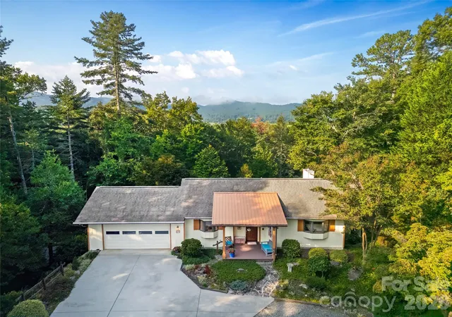 Photo 1 of Single family home for sale at 374 Riverside Est Rd, Brevard, NC 28712 | MLS# 4418900 | Listing updated on 2026-09-29