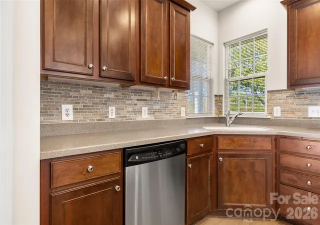 Photo 4 of Single family home for sale at 16344 Raven Crst Dr, Fort Mill, SC 29707 | MLS# 4418903 | Listing updated on 2026-10-05