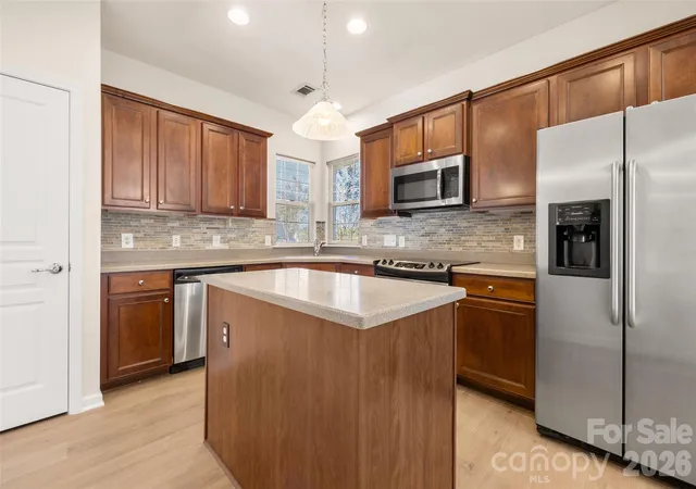 Photo 3 of Single family home for sale at 16344 Raven Crst Dr, Fort Mill, SC 29707 | MLS# 4418903 | Listing updated on 2026-10-05