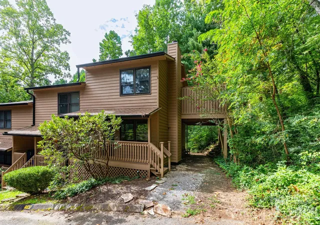 Townhouse for sale at 404 Buck Cove Ter, Asheville, NC 28805 | MLS# 4418908