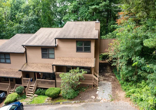 Photo 2 of Townhouse for sale at 404 Buck Cove Ter, Asheville, NC 28805 | MLS# 4418908 | Listing updated on 2026-10-15