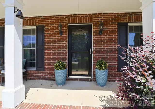 Photo 3 of Single family home for sale at 3901 Waters Reach Ln, Indian Trail, NC 28079 | MLS# 4418909 | Listing updated on 2026-10-06