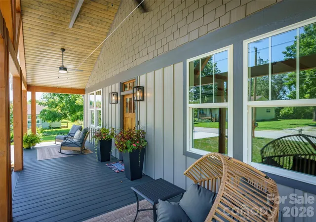 Photo 4 of Single family home for sale at 42 Summit Ave, Brevard, NC 28712 | MLS# 4418916 | Listing updated on 2026-08-29
