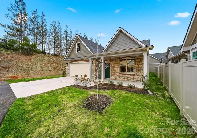 Photo 2 of Townhouse for sale at 827c Wynnshire Dr #65, Hickory, NC 28601 | MLS# 4418922 | Listing updated on 2026-09-28