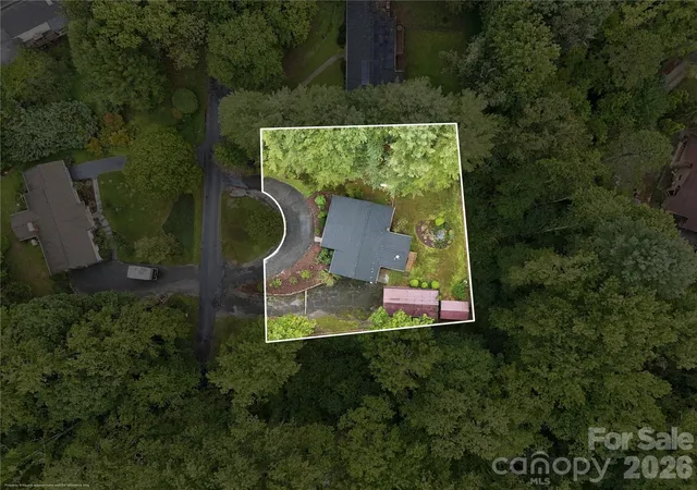Photo 3 of Single family home for sale at 75 Crosswick Ln, Hendersonville, NC 28739 | MLS# 4418925 | Listing updated on 2026-10-06