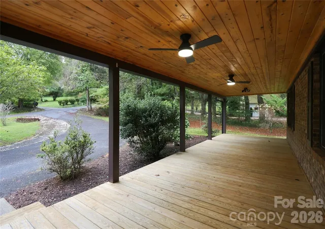 Photo 4 of Single family home for sale at 75 Crosswick Ln, Hendersonville, NC 28739 | MLS# 4418925 | Listing updated on 2026-10-06