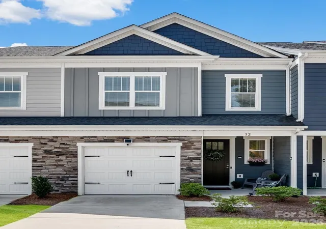 Photo 1 of Townhouse for sale at 32 Woodsdale Pl Se, Concord, NC 28025 | MLS# 4418928 | Listing updated on 2026-09-22