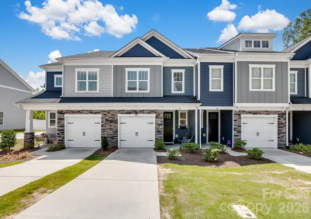 Photo 2 of Townhouse for sale at 32 Woodsdale Pl Se, Concord, NC 28025 | MLS# 4418928 | Listing updated on 2026-09-22