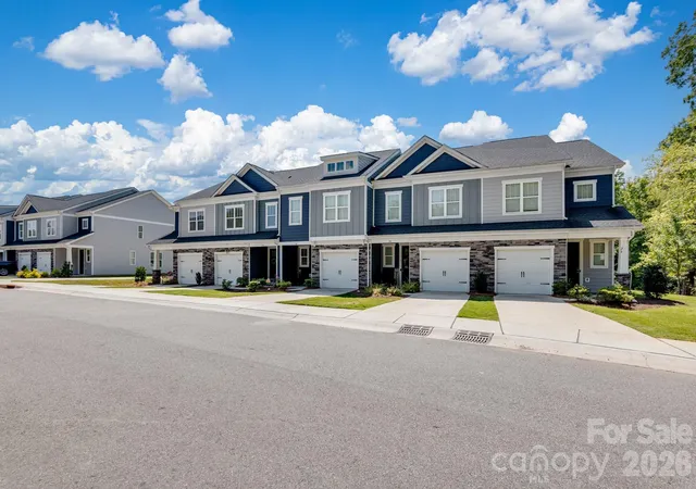 Photo 3 of Townhouse for sale at 32 Woodsdale Pl Se, Concord, NC 28025 | MLS# 4418928 | Listing updated on 2026-09-22