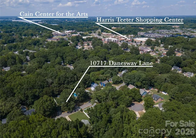 Photo 2 of Single family home for sale at 10717 Danesway Ln, Cornelius, NC 28031 | MLS# 4418933 | Listing updated on 2026-10-07