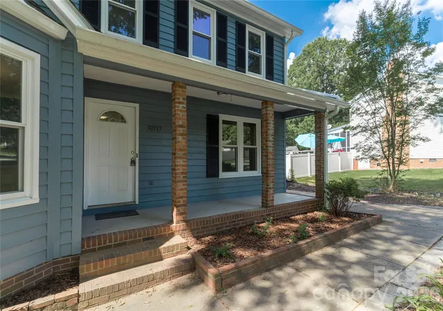Photo 1 of Single family home for sale at 10717 Danesway Ln, Cornelius, NC 28031 | MLS# 4418933 | Listing updated on 2026-10-07