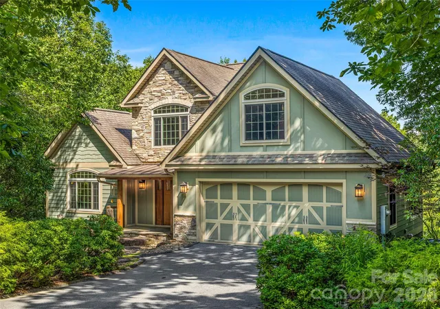 Photo 1 of Single family home for sale at 123 Isuhdavga Ct, Brevard, NC 28712 | MLS# 4418936 | Listing updated on 2026-09-04