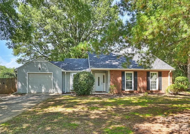 Photo 1 of Sale Pending at 6422 Pineburr Rd, Charlotte, NC 28211 | MLS# 4418937 | Listing updated on 2026-08-30