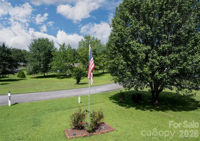 5th image of 40 Meadow Dr, Horse Shoe, NC 28742 | MLS# 4418945