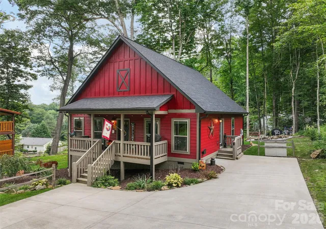 Photo 1 of Single family home for sale at 545 Twinbrook Ln, Maggie Valley, NC 28751 | MLS# 4418953 | Listing updated on 2026-10-09