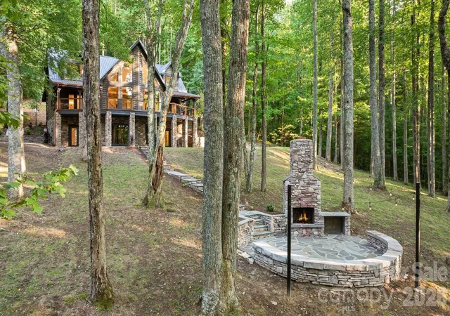4th image of 40 Boulder Ln, Hendersonville, NC 28792 | MLS# 4418960