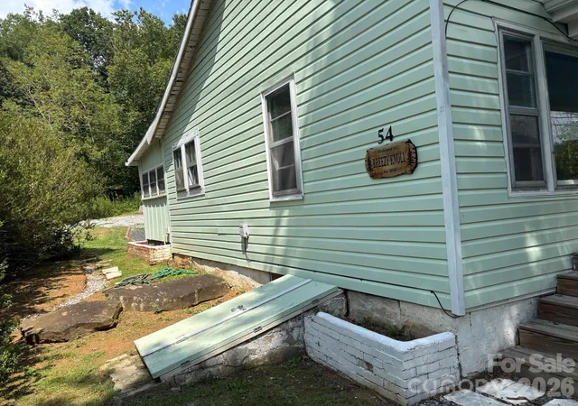 Photo 5 of Single family home for sale at 54 Jaimes Ln, Bakersville, NC 28705 | MLS# 4418961 | Listing updated on 2026-09-04