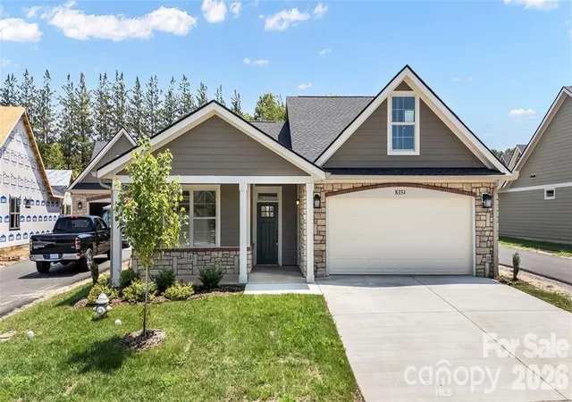 Photo 1 of Townhouse for sale at 827d Wynnshire Dr #62, Hickory, NC 28601 | MLS# 4418974 | Listing updated on 2026-08-31