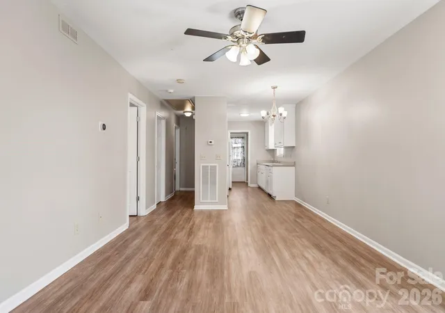 Photo 3 of Single family home for sale at 206 Oakland Ave, Greer, SC 29650 | MLS# 4418978 | Listing updated on 2026-08-31