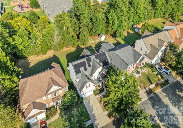 Photo 3 of Single family home for sale at 13439 Porter Crk Rd, Charlotte, NC 28262 | MLS# 4418990 | Listing updated on 2026-09-27