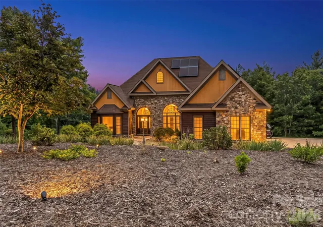 Photo 1 of Single family home for sale at 293 Bear Cliff Dr, Nebo, NC 28761 | MLS# 4419000 | Listing updated on 2026-10-12