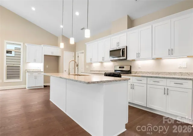 Photo 4 of Townhouse for sale at 827B Wynnshire Dr #66, Hickory, NC 28601 | MLS# 4419001 | Listing updated on 2026-09-28