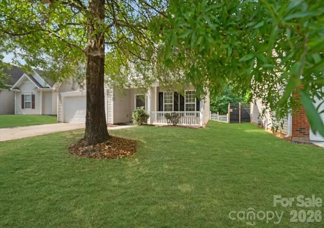 Photo 2 of Single family home for sale at 423 Mountain Quail Dr, Charlotte, NC 28216 | MLS# 4419011 | Listing updated on 2026-09-24