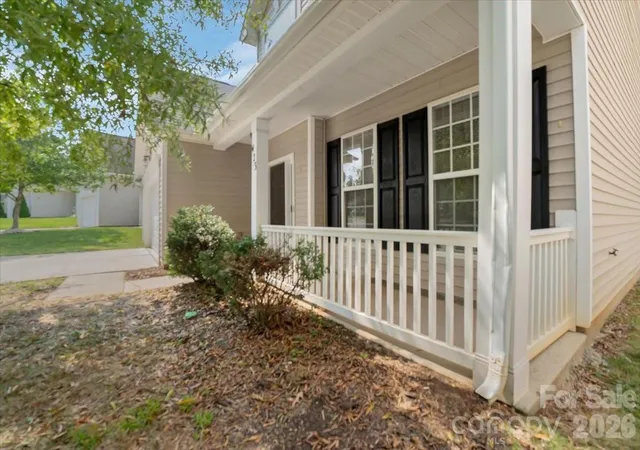Photo 4 of Single family home for sale at 423 Mountain Quail Dr, Charlotte, NC 28216 | MLS# 4419011 | Listing updated on 2026-09-24