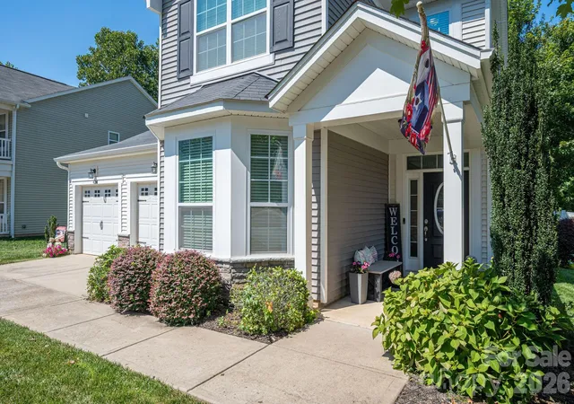 Photo 2 of Single family home for sale at 424 Planters Wy, Mount Holly, NC 28120 | MLS# 4419015 | Listing updated on 2026-09-26