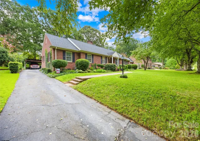 Photo 3 of Sale Pending at 944 Churchill Dr, Gastonia, NC 28054 | MLS# 4419018 | Listing updated on 2026-10-03