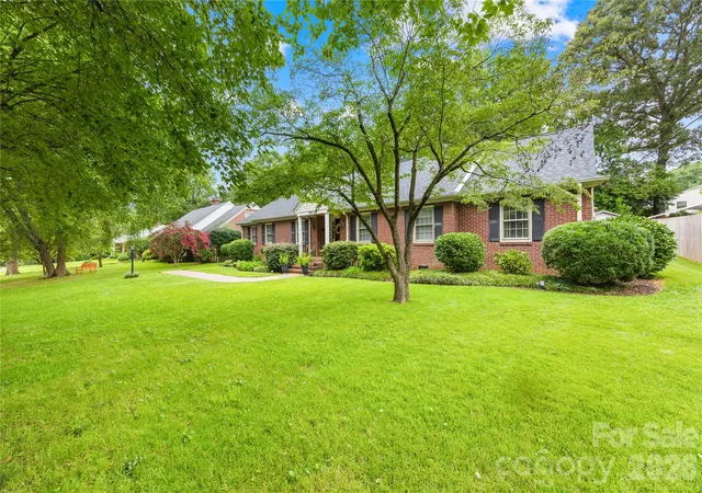 Photo 3 of Sale Pending at 944 Churchill Dr, Gastonia, NC 28054 | MLS# 4419018 | Listing updated on 2026-10-03