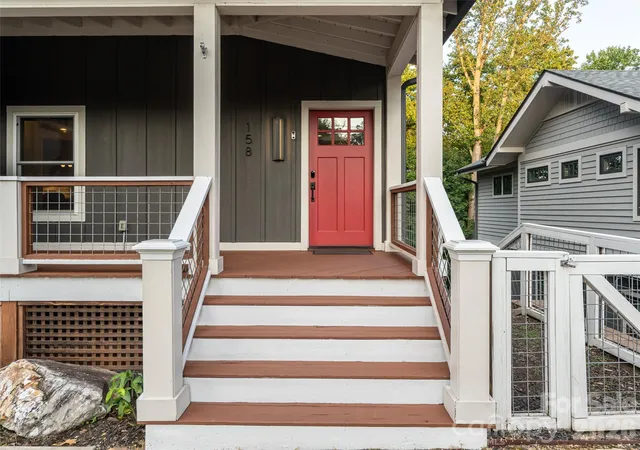 Photo 3 of Single family home for sale at 158 Riverview Dr, Asheville, NC 28806 | MLS# 4419025 | Listing updated on 2026-10-07