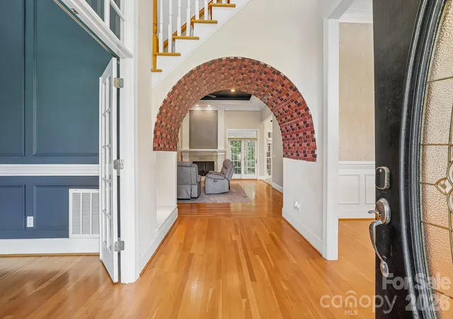 Photo 3 of Single family home for sale at 5505 Hickory Leaf Ct, Mount Holly, NC 28120 | MLS# 4419028 | Listing updated on 2026-10-03