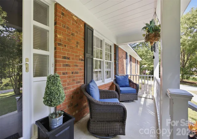 Photo 3 of Single family home for sale at 815 Lakeside Cir, Lancaster, SC 29720 | MLS# 4419047 | Listing updated on 2026-08-28