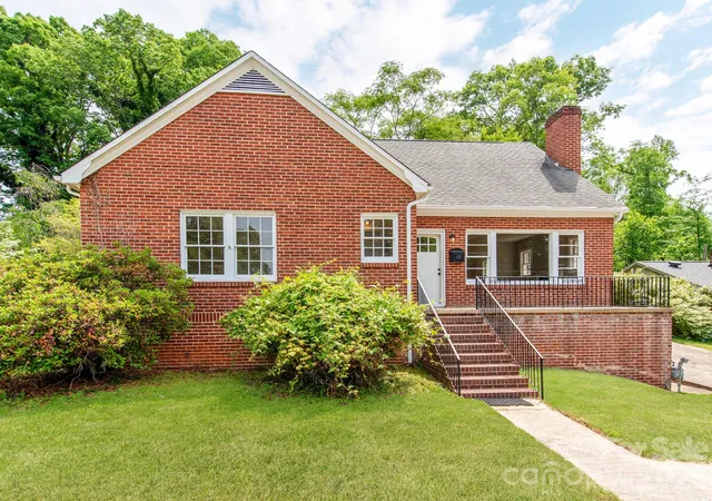 Photo 3 of Single family home for sale at 113 Falls St, Morganton, NC 28655 | MLS# 4419050 | Listing updated on 2026-08-28