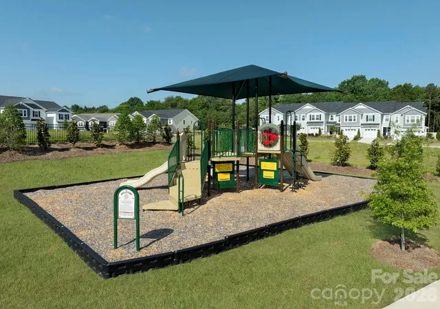 Photo 19 of Townhouse for sale at 335 Laura Elizabeth Ln, Clover, SC 29710 | MLS# 4419057 | Listing updated on 2026-08-30