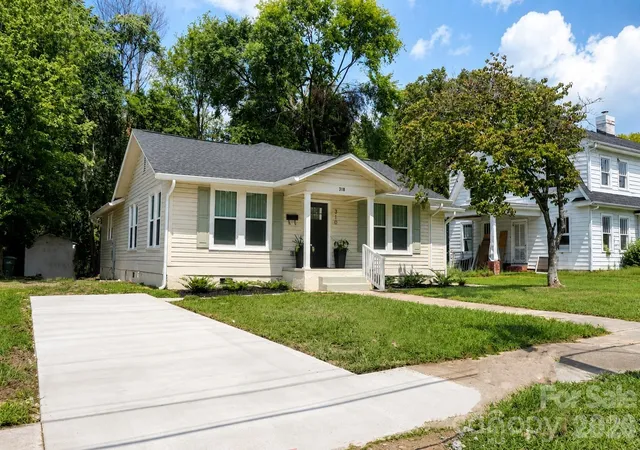 Photo 2 of Single family home for sale at 310 Elm St, Lancaster, SC 29720 | MLS# 4419096 | Listing updated on 2026-08-31
