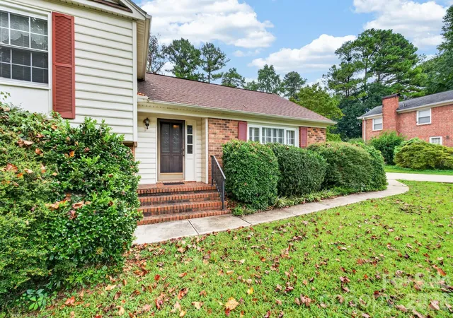 2nd image of 2124 Poinsett Dr, Rock Hill, SC 29732 | MLS# 4419114