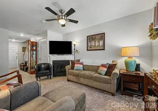 Photo 2 of Townhouse for sale at 10442 Columbia Crst Ct, Charlotte, NC 28270 | MLS# 4419121 | Listing updated on 2026-10-26