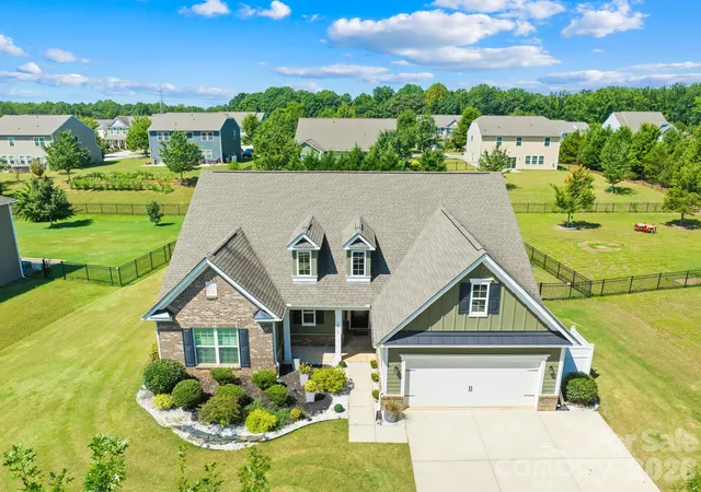 Photo 2 of Single family home for sale at 16113 Foreleigh Rd, Huntersville, NC 28078 | MLS# 4419124 | Listing updated on 2026-09-05