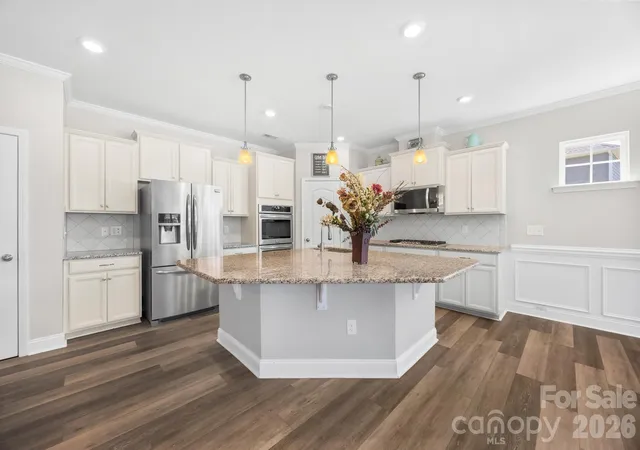 Photo 3 of Single family home for sale at 16113 Foreleigh Rd, Huntersville, NC 28078 | MLS# 4419124 | Listing updated on 2026-09-05
