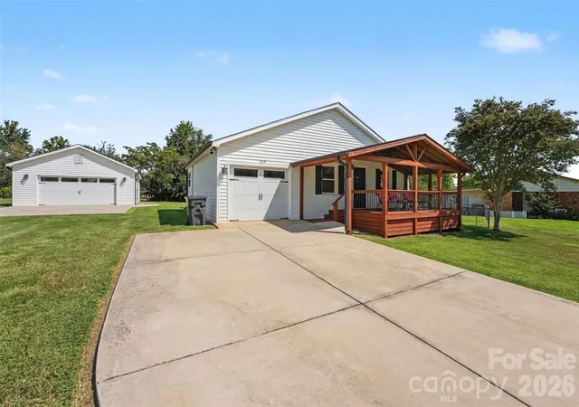Photo 1 of Single family home for sale at 119 Wild Rose Loop, Mooresville, NC 28115 | MLS# 4419147 | Listing updated on 2026-10-06