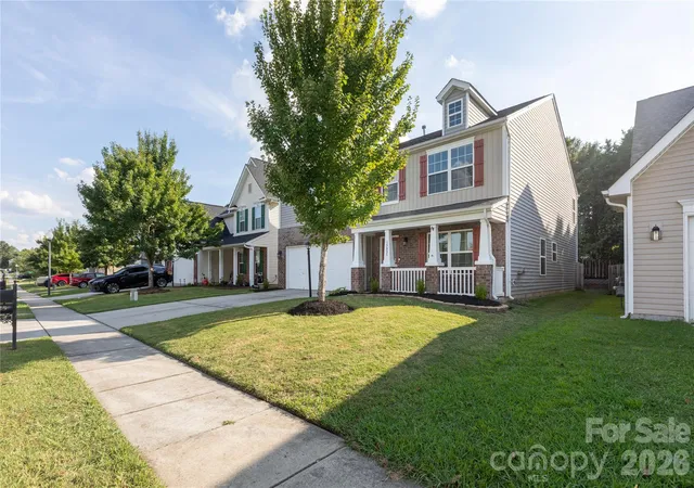 Photo 2 of Single family home for sale at 13925 Allison Forest Trl, Charlotte, NC 28278 | MLS# 4419157 | Listing updated on 2026-09-25
