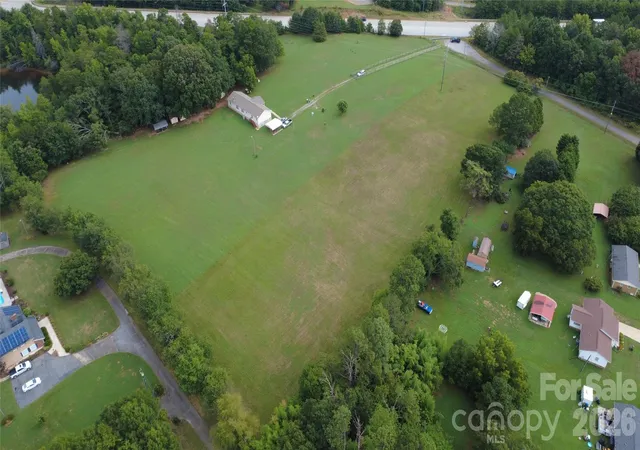 Photo 2 of Single family home for sale at 321 Jones St, Blacksburg, SC 29702 | MLS# 4419165 | Listing updated on 2026-08-28