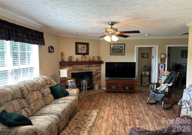 Photo 5 of Single family home for sale at 321 Jones St, Blacksburg, SC 29702 | MLS# 4419165 | Listing updated on 2026-08-28