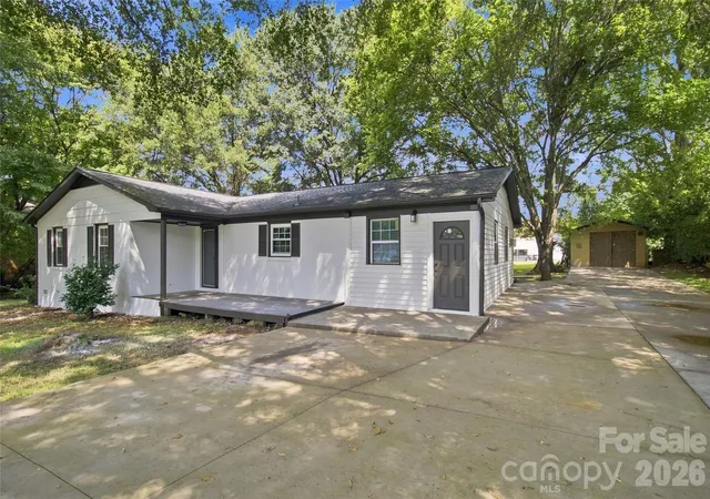 Photo 2 of Single family home for sale at 4209 Heatherstone Dr, Gastonia, NC 28056 | MLS# 4419168 | Listing updated on 2026-10-05