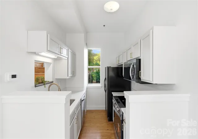 Photo 3 of Condo for sale at 2090 Atherton Heights Ln, Charlotte, NC 28203 | MLS# 4419169 | Listing updated on 2026-09-25